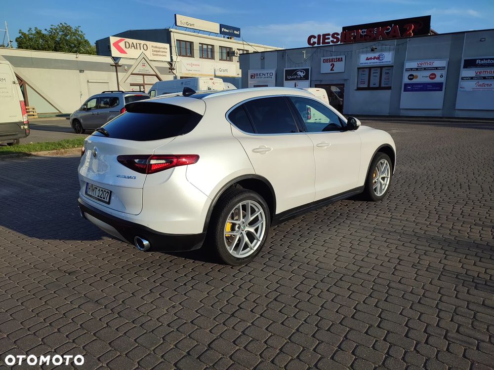 Alfa Romeo Stelvio 2.0 Turbo 16V AT8-Q4 Executive - 38