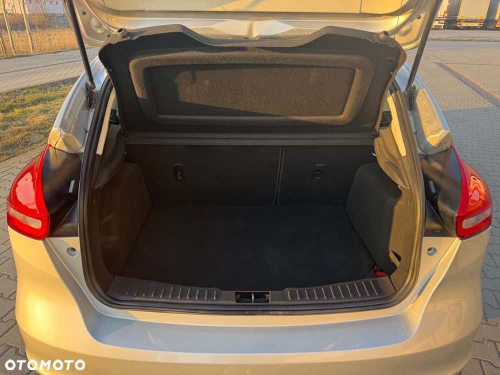 Ford Focus 1.5 TDCi SYNC Edition - 10