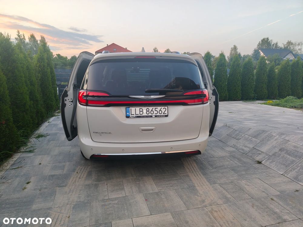 Chrysler Pacifica - 25