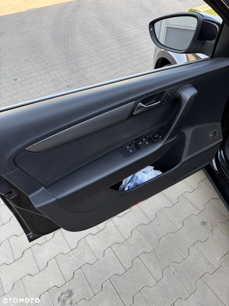 Volkswagen Passat 2.0 TDI Highline - 16