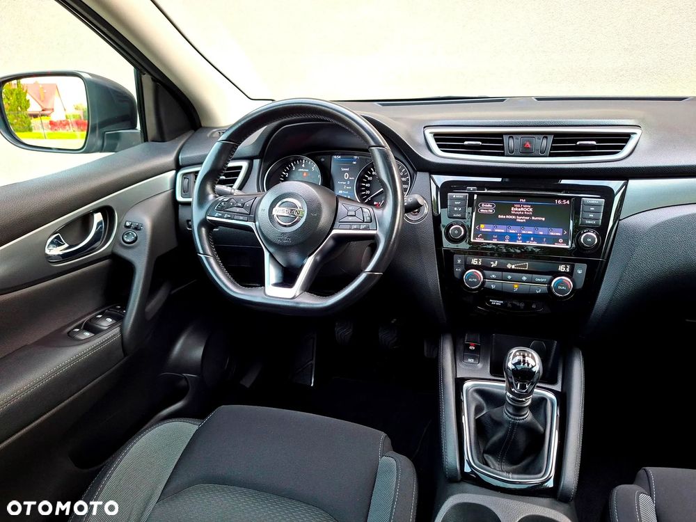 Nissan Qashqai 1.3 DIG-T N-Connecta - 30