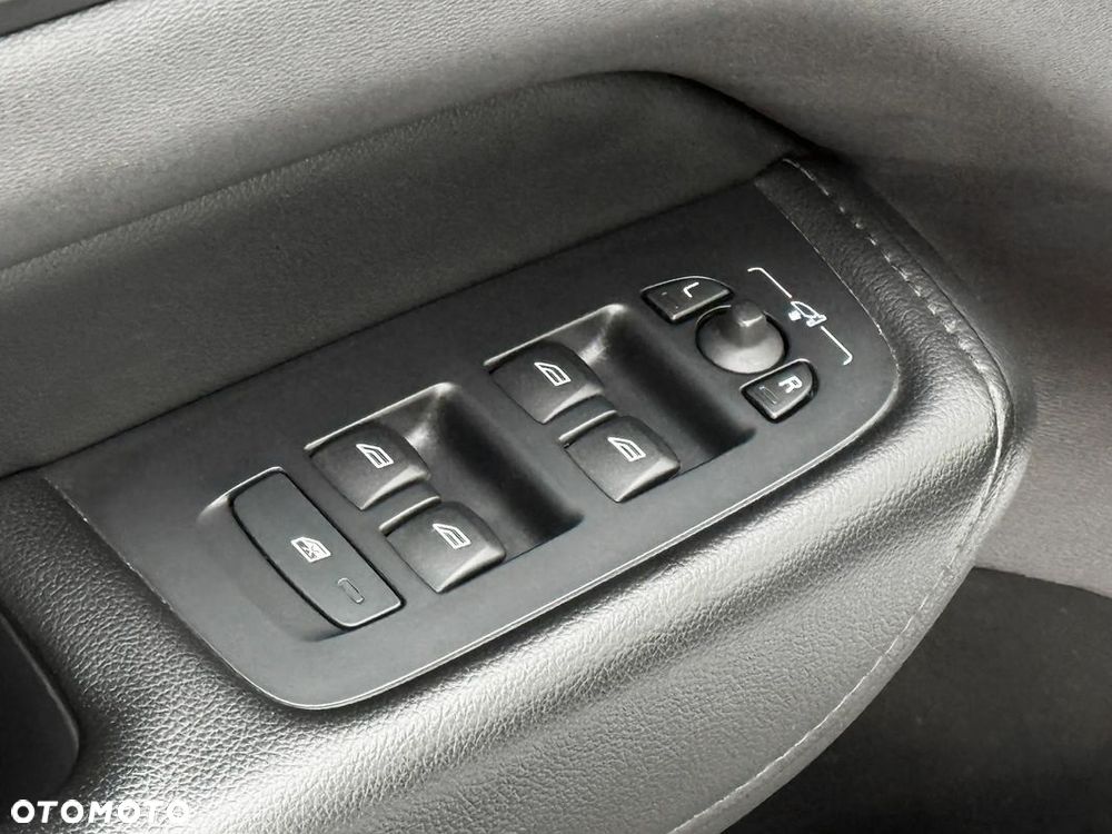 Volvo XC 60 B4 B Momentum Pro - 20