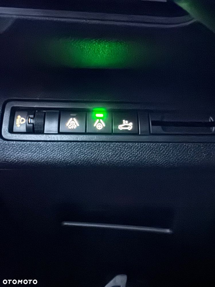 Peugeot 3008 1.2 PureTech Road Trip S&S EAT8 - 19