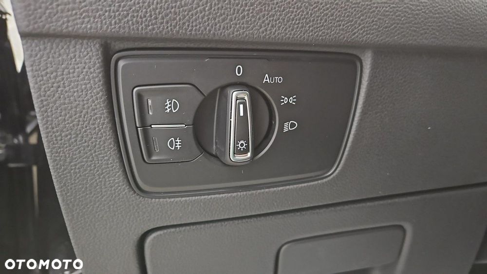 Volkswagen Passat Variant 1.5 TSI EVO Elegance DSG - 17