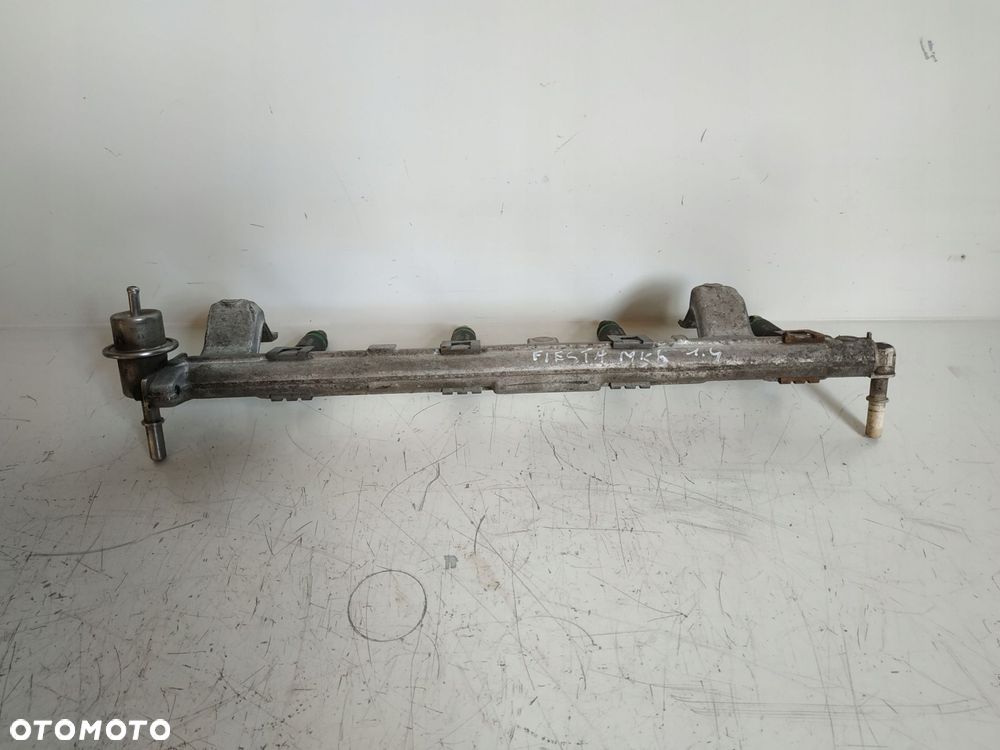 FIESTA MK6 1.4 B 02- LISTWA WTRYSKOWA 2N1U9H487AB - 2