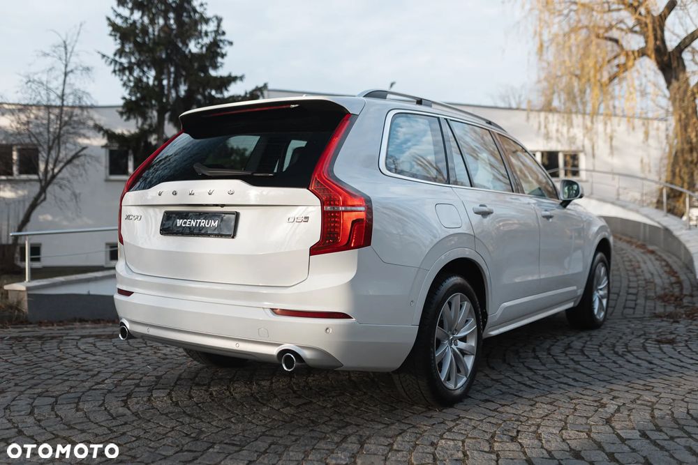Volvo XC 90 D5 AWD Momentum - 8