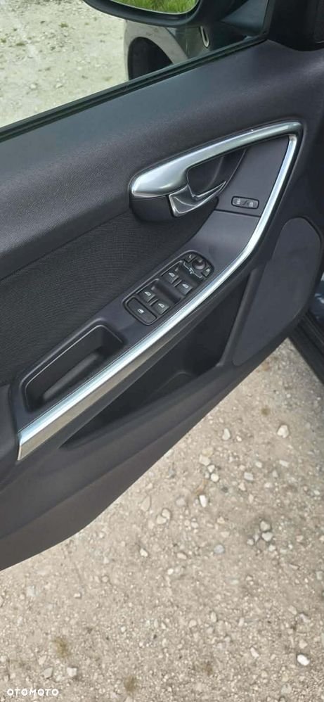 Volvo V60 D2 Geartronic Powershift Momentum - 8