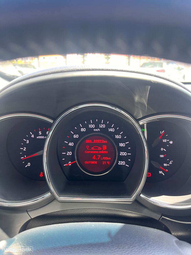 Kia Rio 1.1 CRDi Uniq - 1