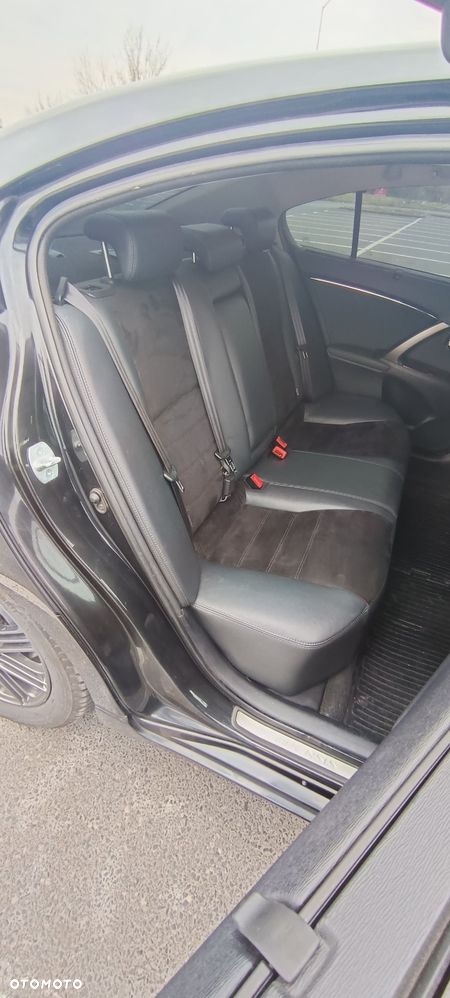 Toyota Avensis 2.0 D-4D Premium - 12