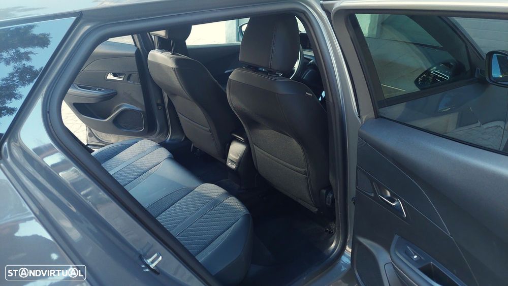 Peugeot e-2008 54 kWh Allure - 15