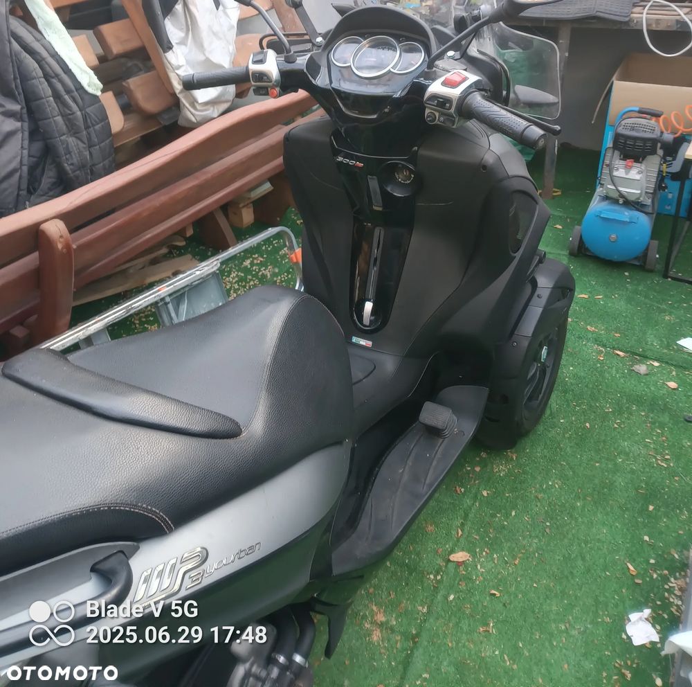Piaggio MP-3 - 2