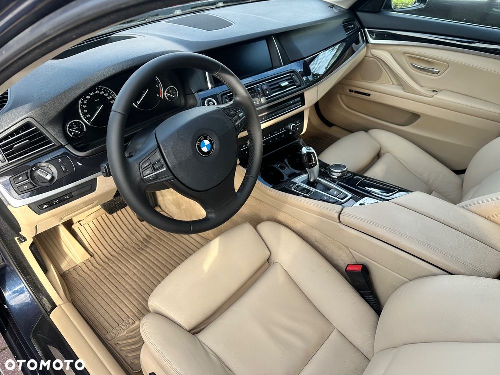 BMW Seria 5 520d xDrive - 9
