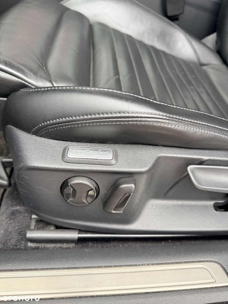 Volkswagen Passat 1.6 TDI SCR DSG Business - 27