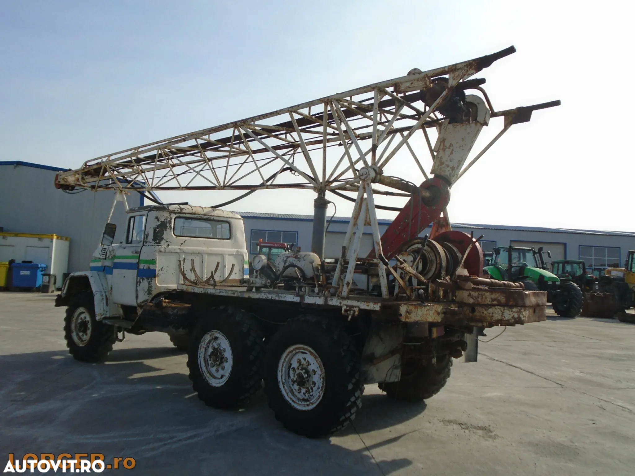 Altul ZIL 6 x 6 Instalatie de forat puturi - 3