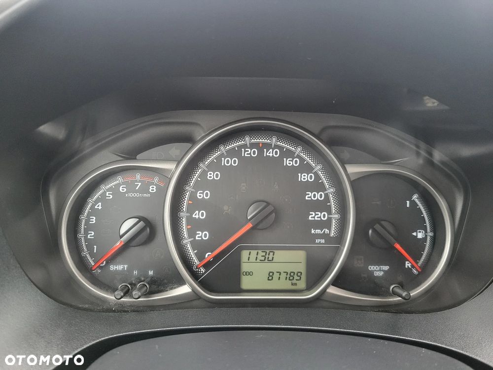 Toyota Yaris 1.33 Active EU6 - 12