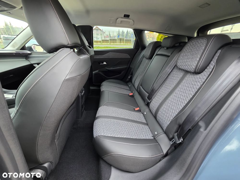 Peugeot 308 1.2 mHEV Allure S&S e-DCS6 - 15