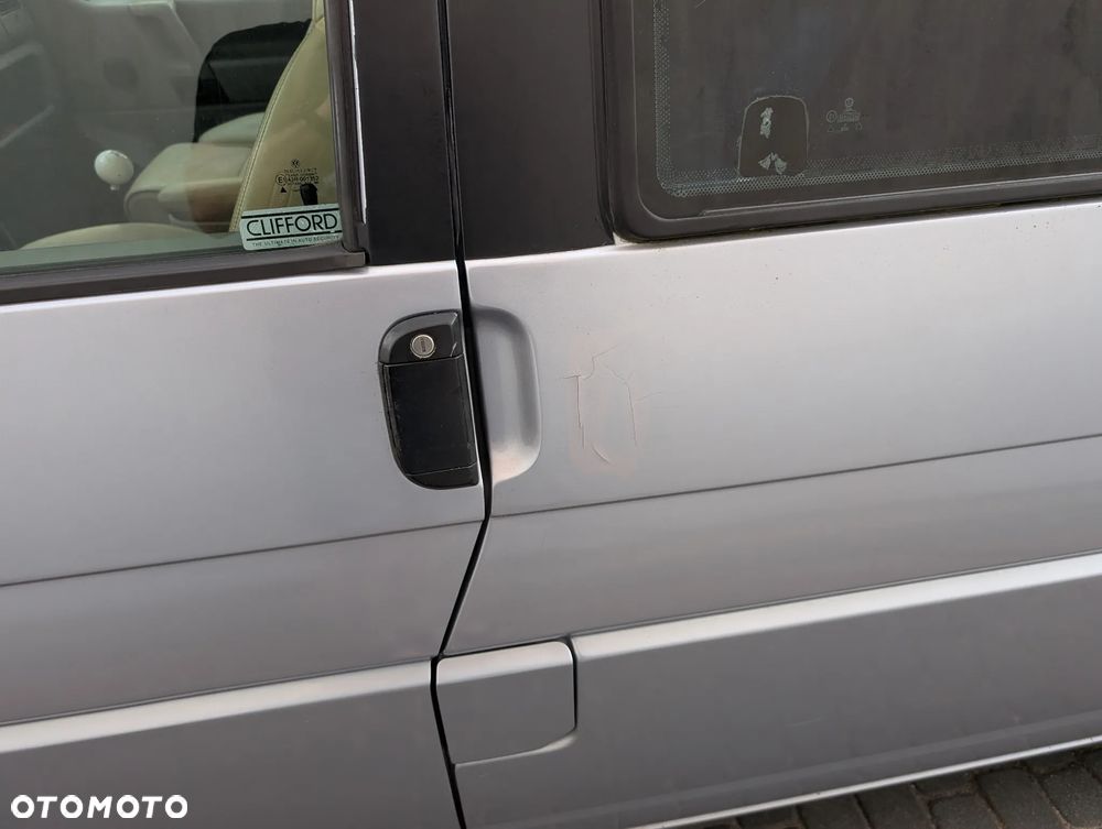 Volkswagen Caravelle GL - 2