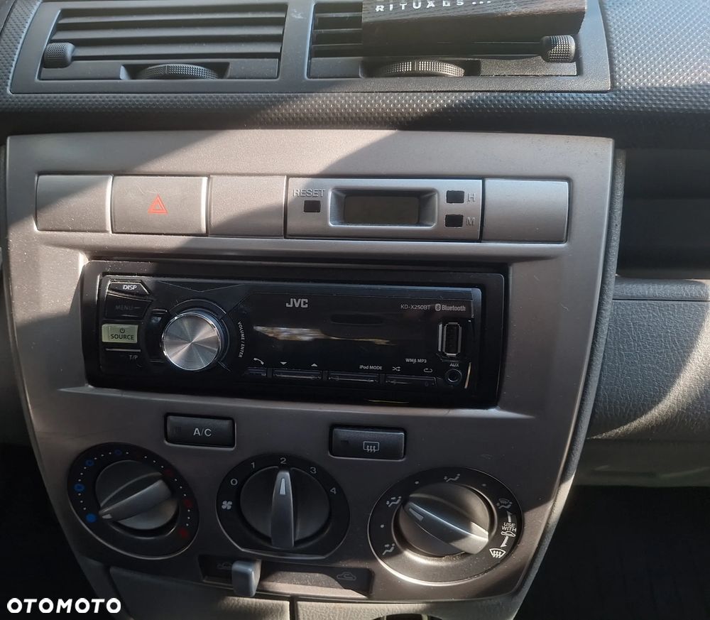 Mazda 2 1.25 Core - 10