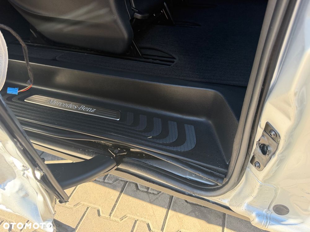 Mercedes-Benz Klasa V 250 d extralang 4Matic 9G-TRONIC Avantgarde - 23