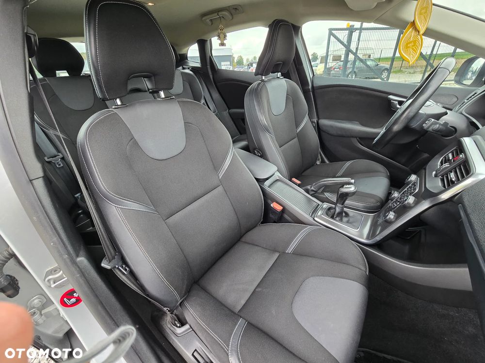 Volvo V40 D2 Kinetic - 36