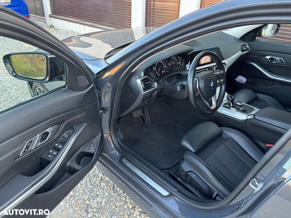 BMW Seria 3 330i AT - 5