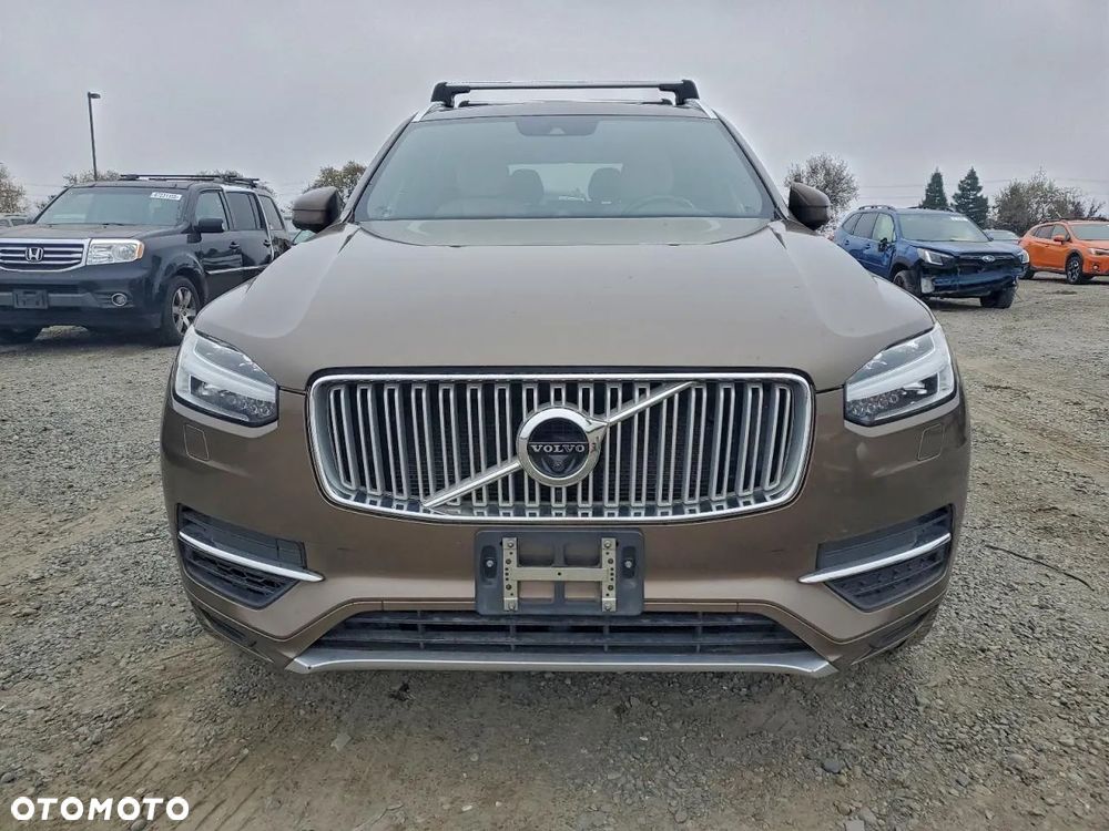 Volvo XC 90 T8 AWD Twin Engine Geartronic Momentum - 5