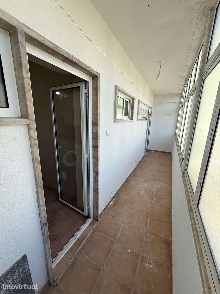 T2 Espaçoso em Excelente Localização – Em Frente ao Metro de Odivelas - Grande imagem: 5/16