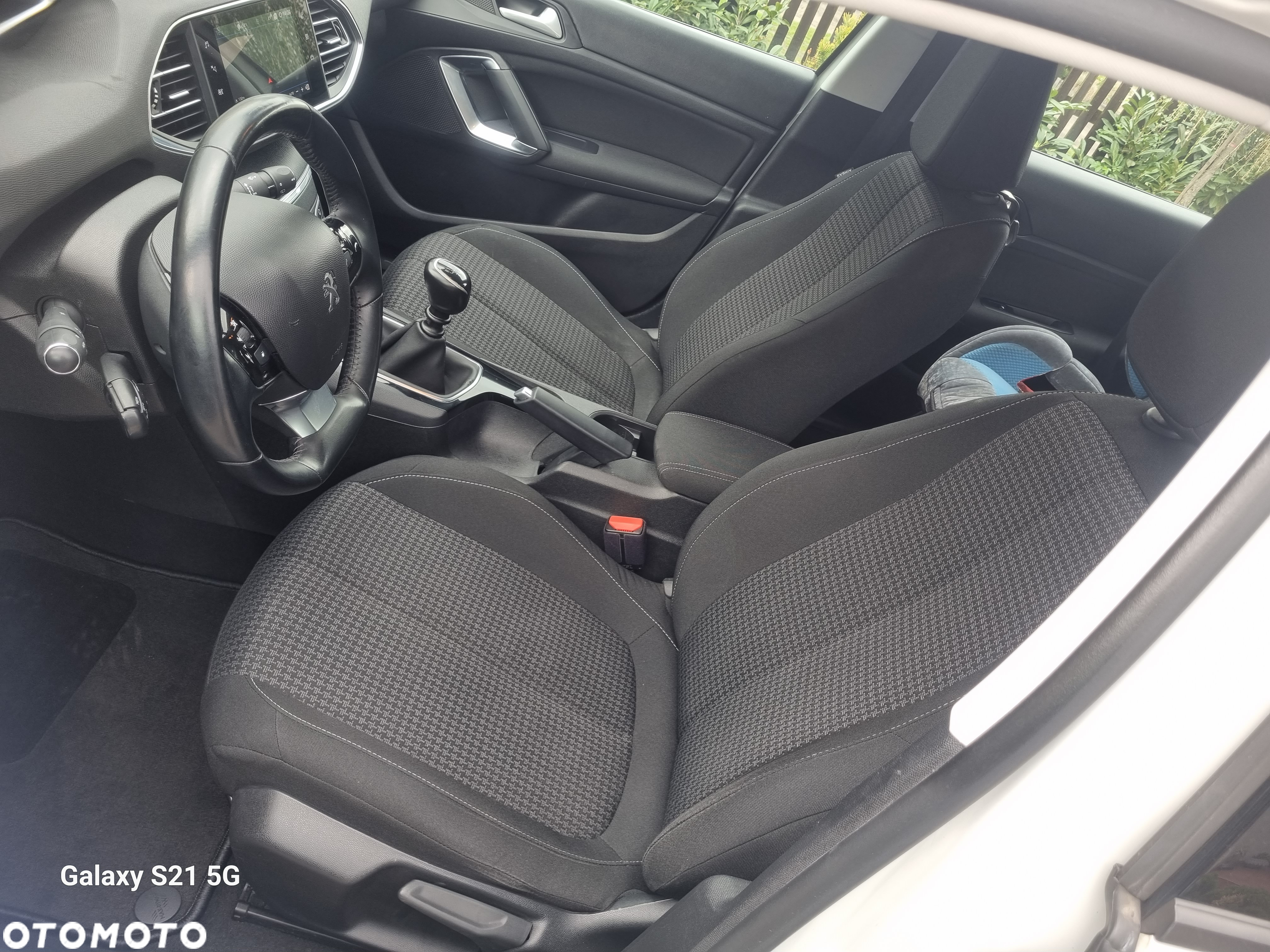 Peugeot 308 - 8