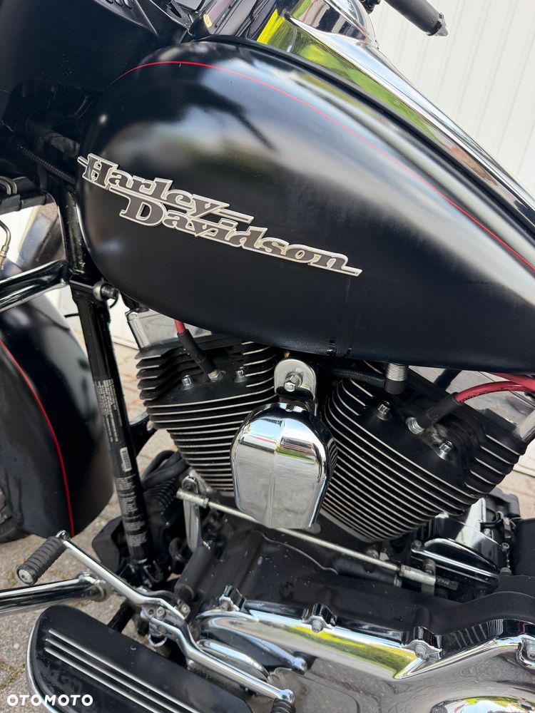 Harley-Davidson Touring Street Glide - 20