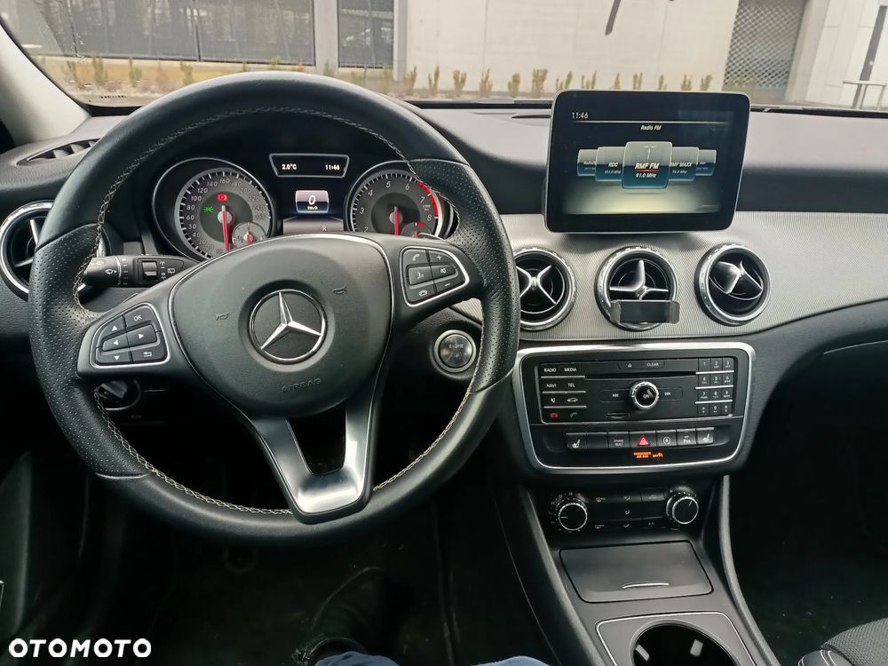 Mercedes-Benz GLA 200 7G-DCT Activity Edition - 10