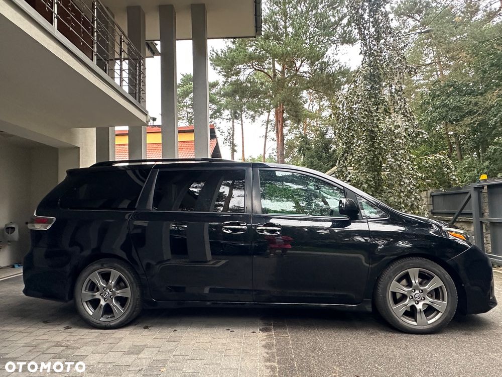 Toyota Sienna 3.5 V6 - 6