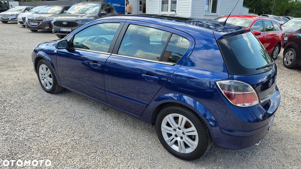Opel Astra 1.6 T Cosmo - 30