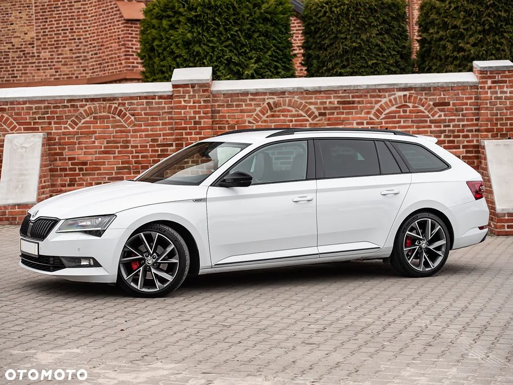 Skoda Superb 2.0 TDI DSG Sportline - 7