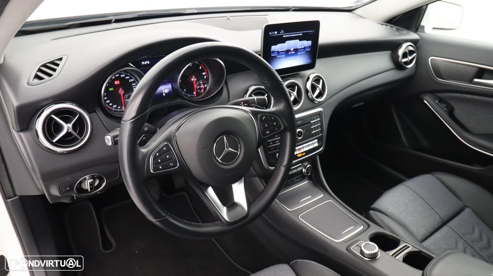 Mercedes-Benz GLA 220 d Style - 22