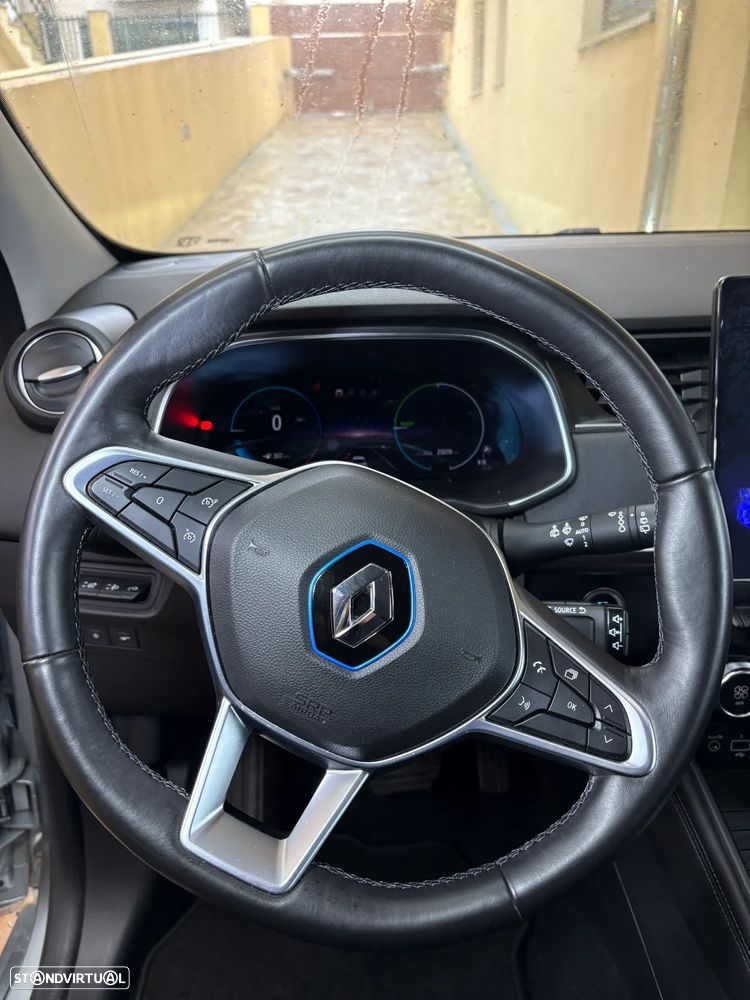 Renault Zoe (c/ Bateria) EV50 135hp Iconic - 8