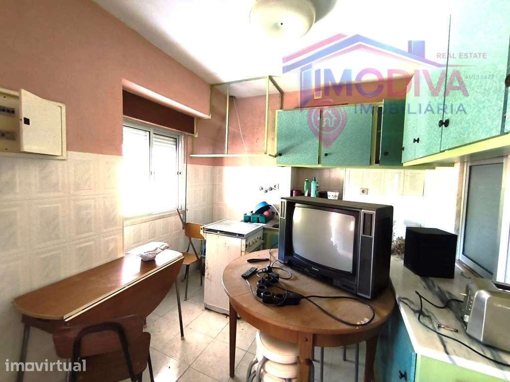 Moradia T2+1 para renovar em Vila Facaia - Grande imagem: 5/42
