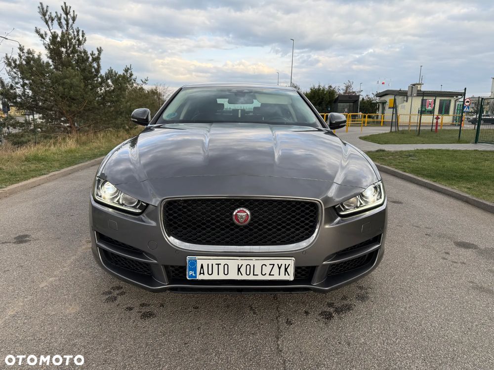 Jaguar XE - 2