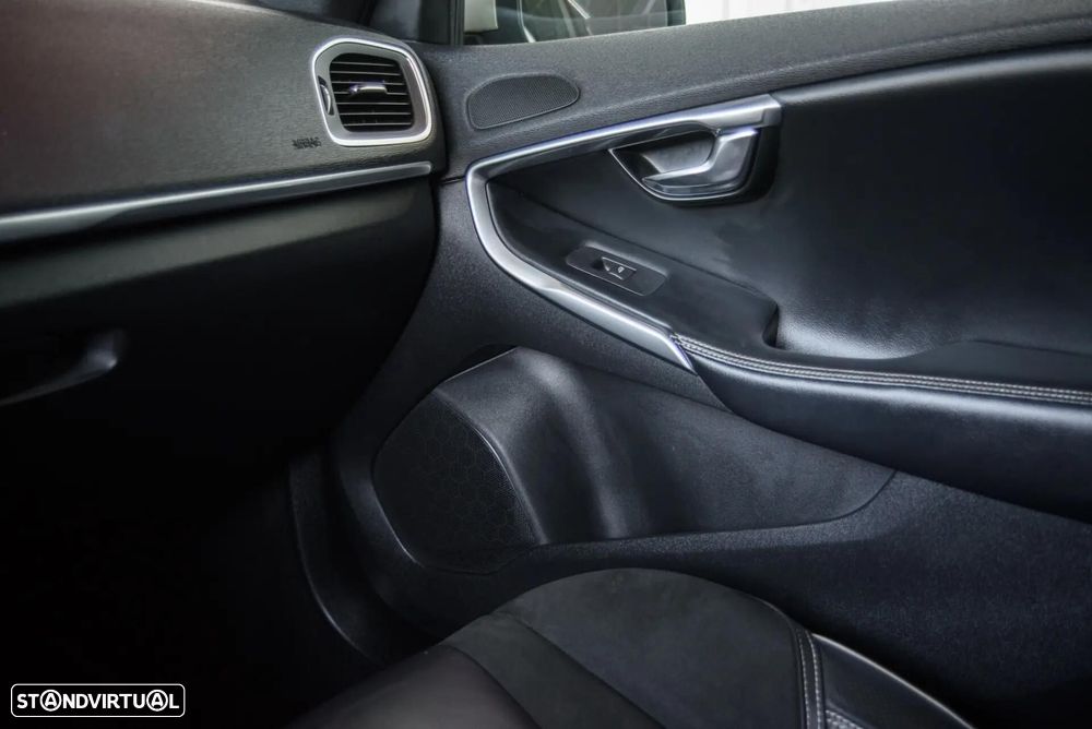 Volvo V40 1.5 T3 Sport Edition R Geartronic - 34