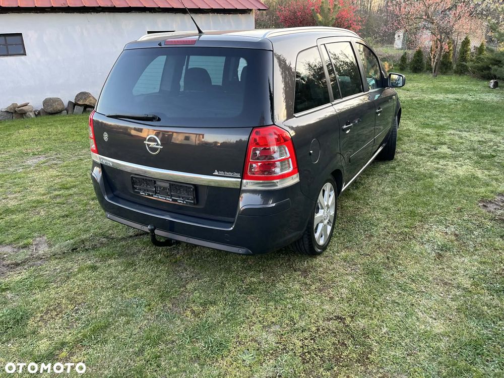 Opel Zafira 1.8 Cosmo - 27