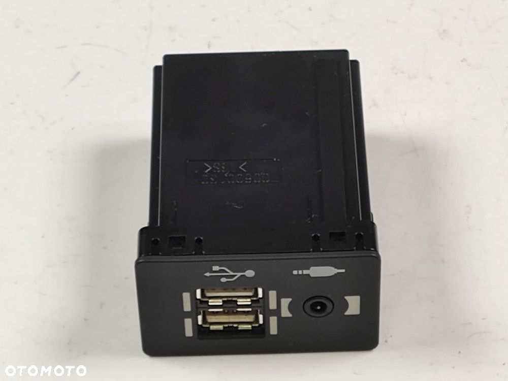 LEXUS ES gen VII 18-21r Gniazdo Panel USB - 4