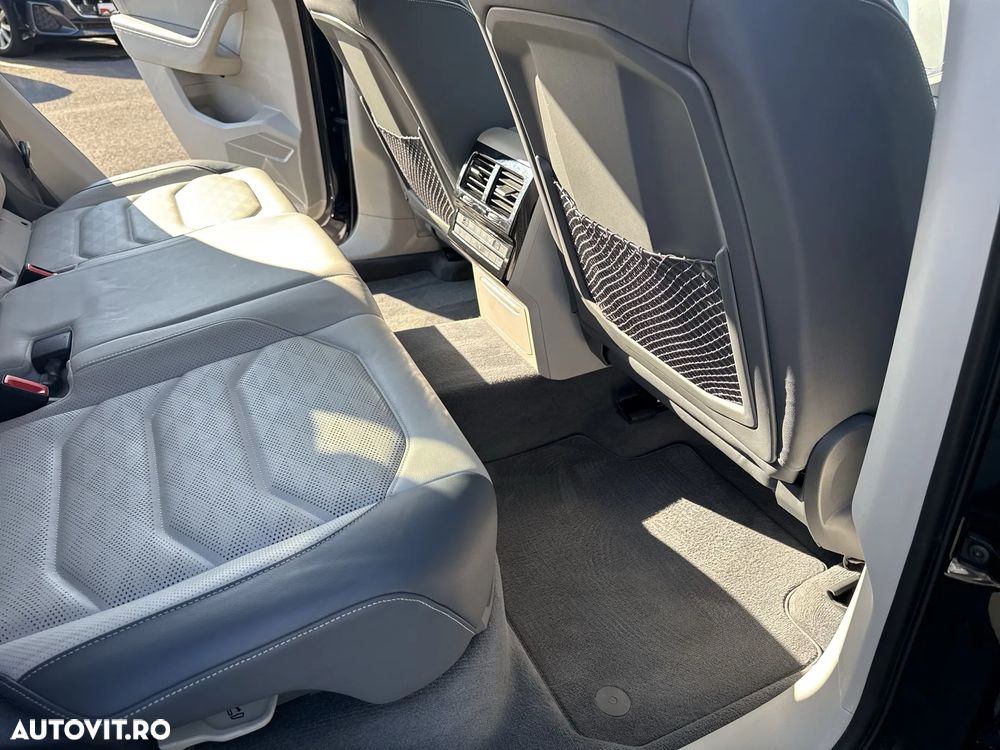 Volkswagen Touareg V6 TDI 4MOTION Elegance - 27