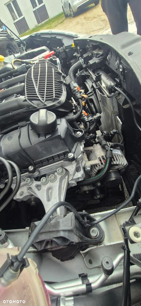 Peugeot 208 - 28