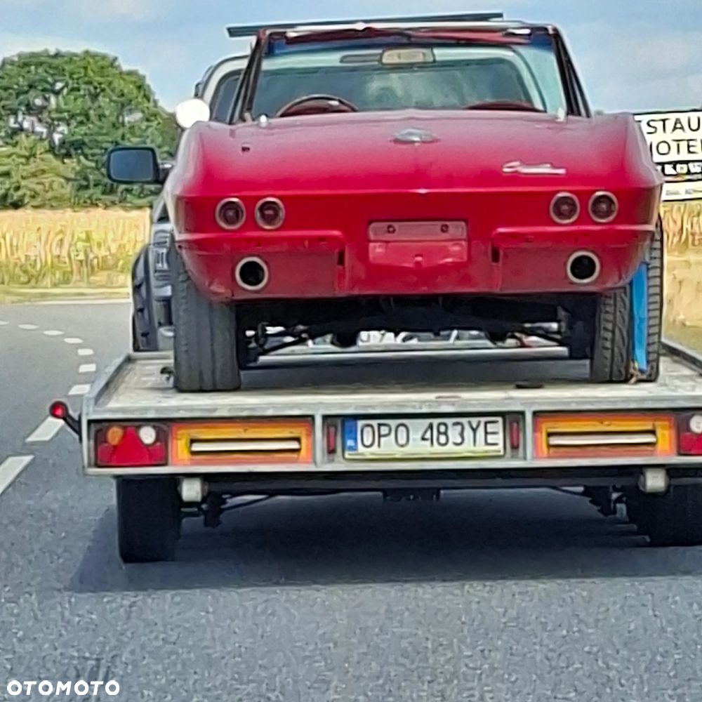 Chevrolet Corvette - 2