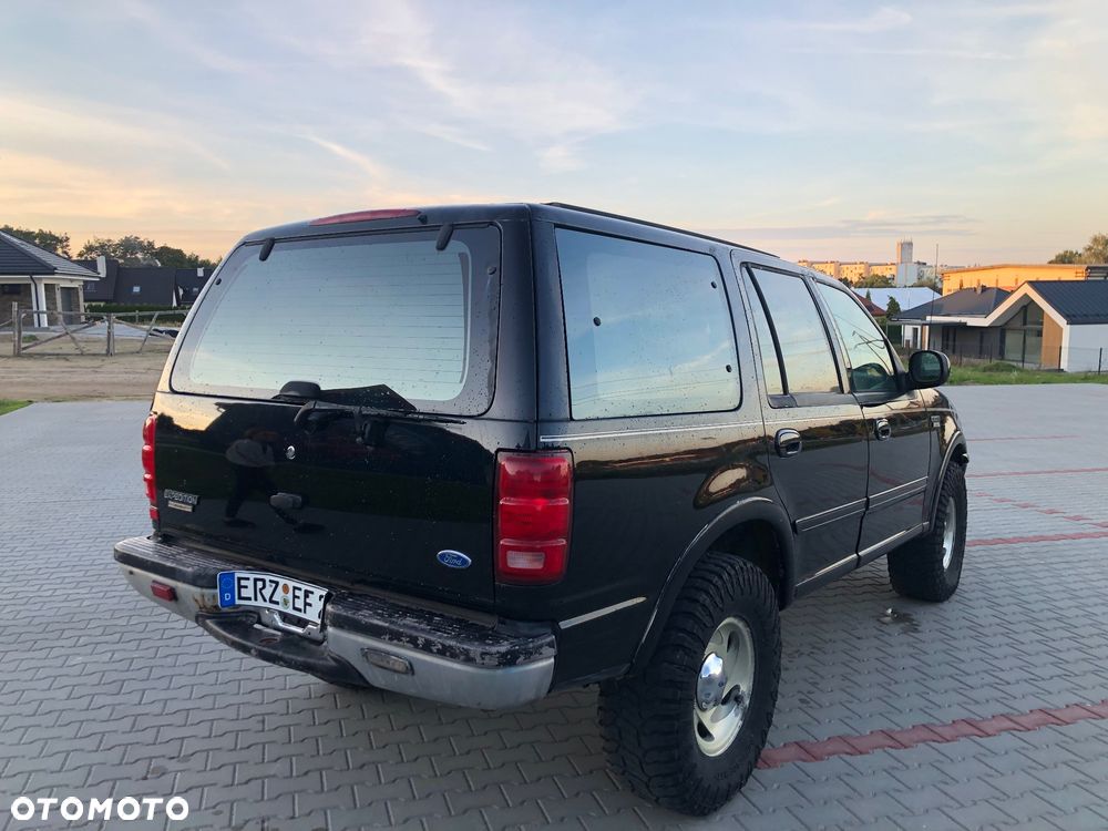 Ford Expedition - 11
