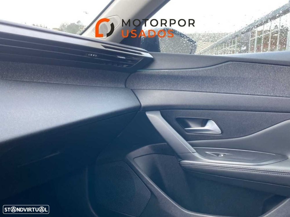 Peugeot 408 1.2 PureTech Allure EAT8 - 17