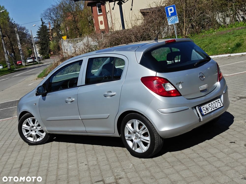 Opel Corsa 1.2 16V Cosmo - 4