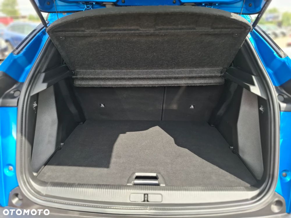 Peugeot 2008 PureTech 130 EAT8 GT - 22