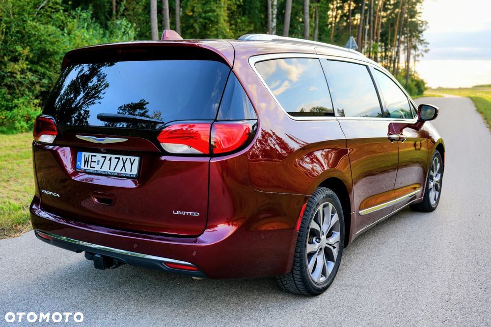 Chrysler Pacifica - 3