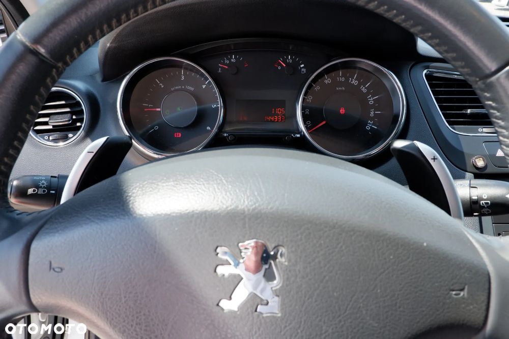 Peugeot 5008 HDI FAP 110 EGS6 Premium - 17