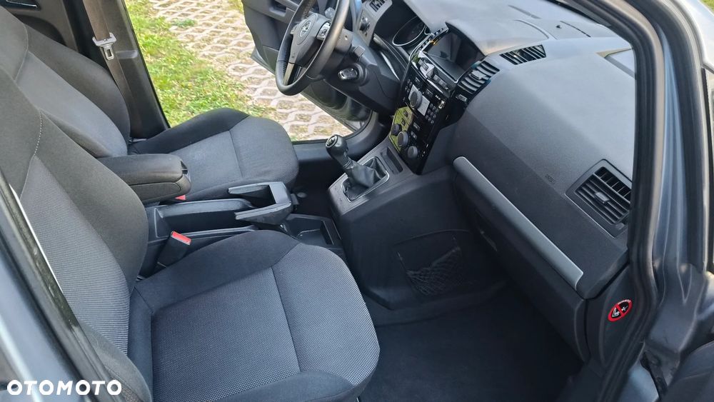 Opel Zafira 1.8 Design Edition - 12